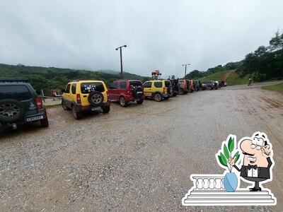 Descubra o exterior do Quiosque bar off road