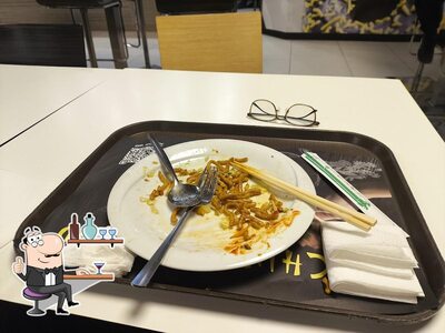Siediti a un tavolo di Chinese Food
