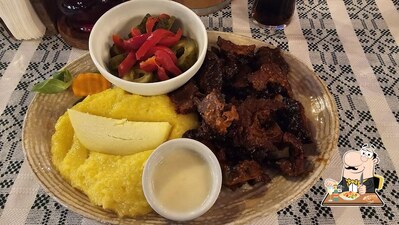 Plats à Restaurant Taverna Slănicului