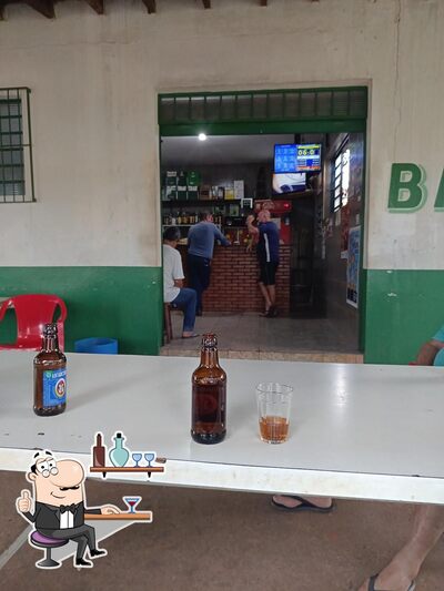 Veja imagens do interior do Bar do Adão