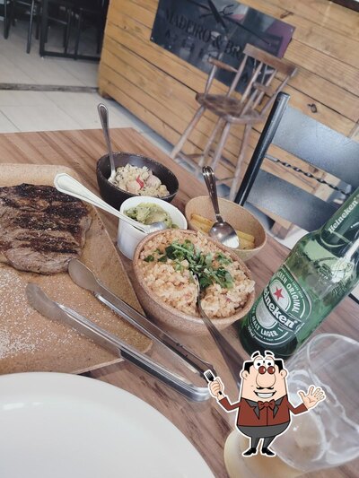 Comida em Madeiro e Brasa
