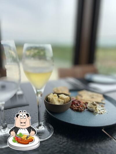 Comida em Restaurante Arenito