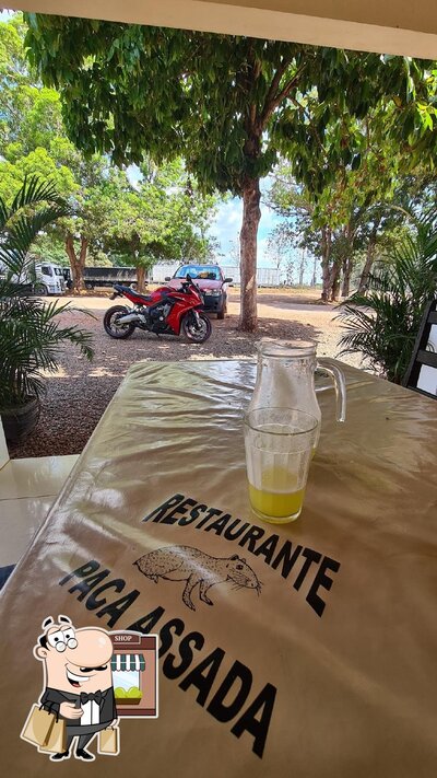 Desfrute da vista do exterior Restaurante Mangueira.(pacaassada)