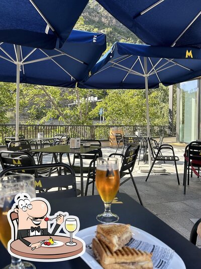 Nourriture à Cafeteria Júlia