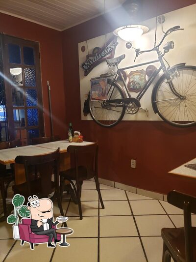 Veja imagens do interior do Artur Restaurante Bistrô