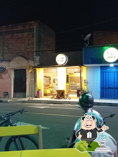 a parte exterior é uma característica importante do Pizza Cone