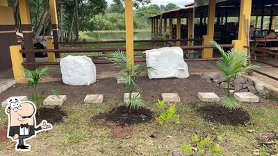 Sente em uma das mesas no Pesqueiro do Marco 2