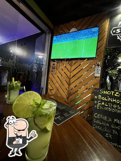 O interior do Shotz Sport Bar