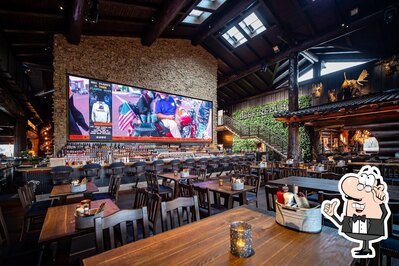 Installez-vous à l'une des tables de Timberjacks Köln West