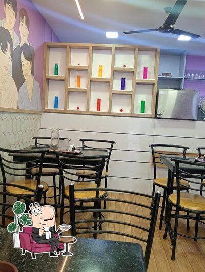 The interior of TRI STONES FOOD CART