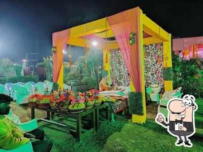 The outside area is an important feature of Aisen Marriage Garden & Restaurant
