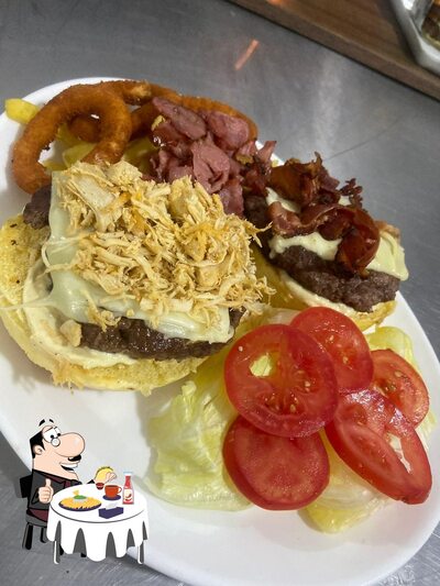 Village hamburgueria e pizzaria provê uma seleção de opções para os amantes dos hambúrgueres