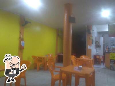 O interior do Beach Point Lanches