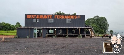 a área exterior é uma característica importante do Restaurante Fernandes