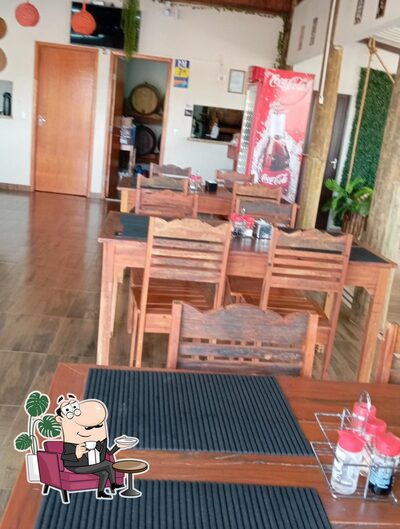 Veja imagens do interior do Restaurante Recanto Ipê Amarelo