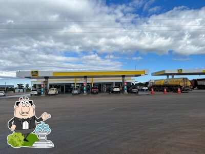 Veja imagens do exterior do Auto Posto Indaiá III