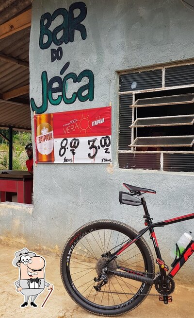 Você pode espairecer no na área externa do Bar do jeca capote