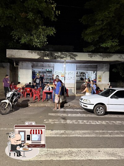 Você pode espairecer no na área externa do Bar do Carlão