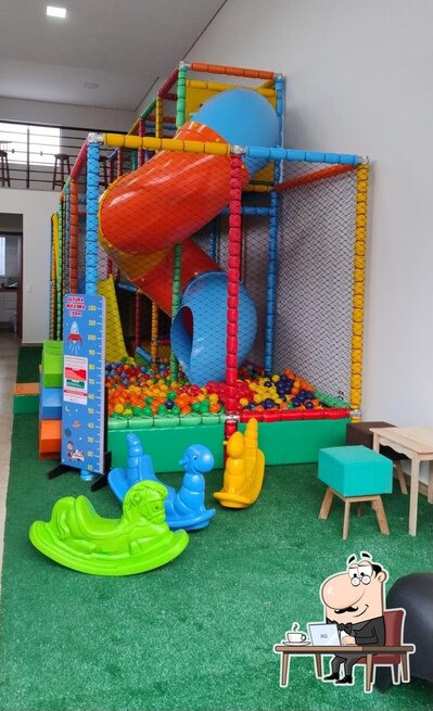 O interior do Dona Coxinha Buffet