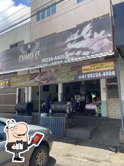 Descubra a parte externa do Dino's Grill