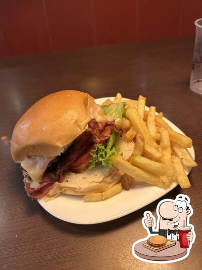 Deguste um dos hambúrgueres servidos no Pelanda Restaurante