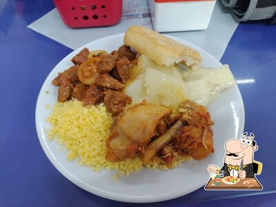 Comida em Restaurante Santa Bárbara