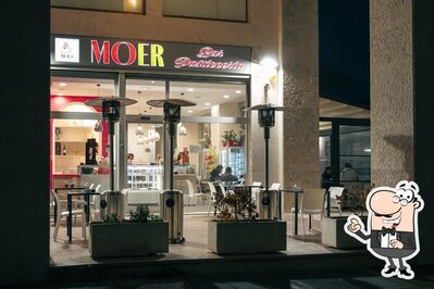 Dai un'occhiata agli interni di Bar Pasticceria Moer