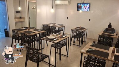 O interior do Sekai Sushi