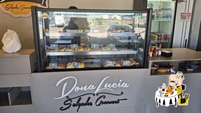 Comida em Dona Lúcia Salgados Gourmet