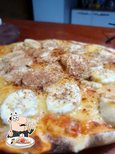 No Underground Pizza, você pode desfrutar de pizza
