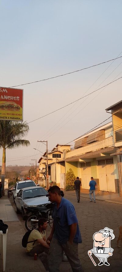 O exterior do M&M Lanches. Lanchonete e Padaria
