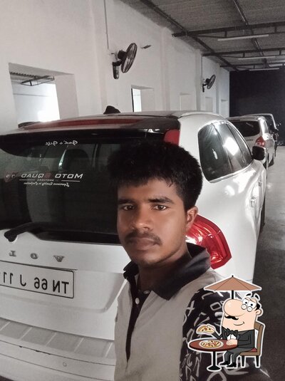 The exterior of SUGUNA Chicken