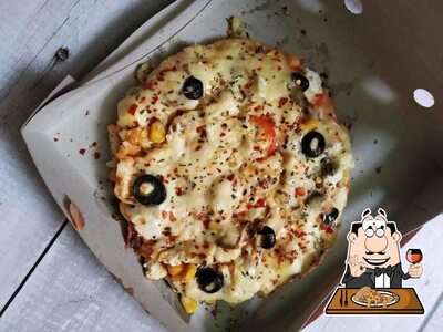 At Chinese Anna, you can get pizza