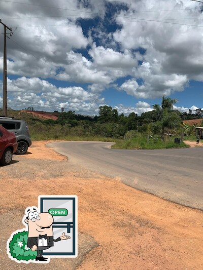 Veja imagens do exterior do Bar da Curva
