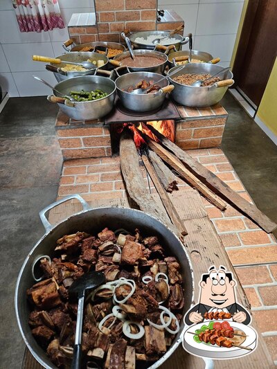 Comida em Restaurante canastra