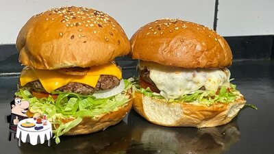 Pipa Night Pub serve uma seleção de opções para os amantes dos hambúrgueres