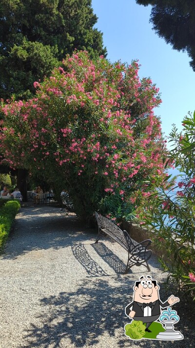 Puoi goderti l'aria fresca dal dehors di Bar Villa Monastero