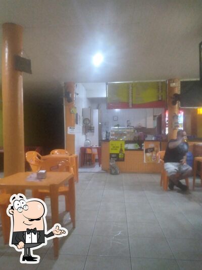 O interior do Beach Point Lanches