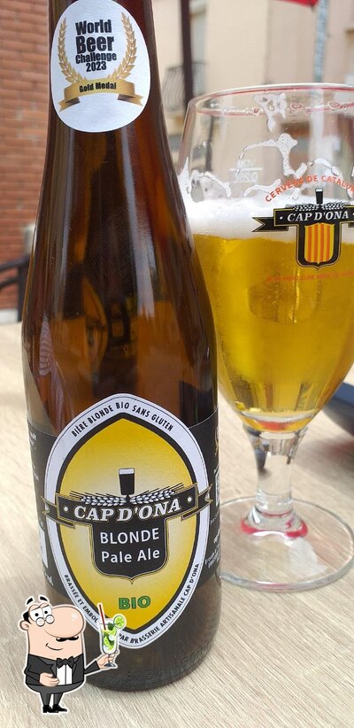 El Racó d’Elna sert un éventail de boissons
