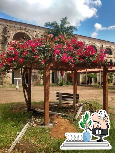 Descubra a parte externa do Mosteiro dos Jesuítas