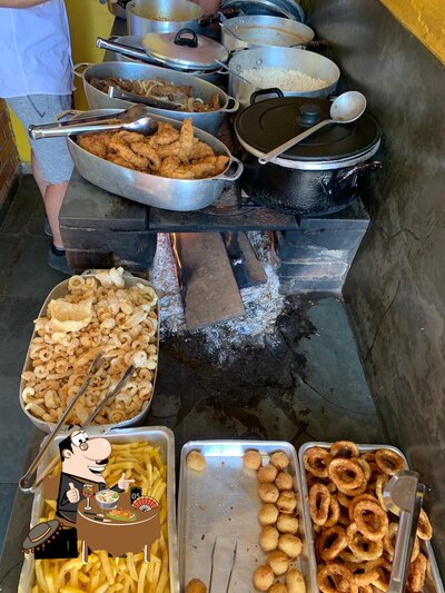 Comida em Restaurante Recanto Feliz