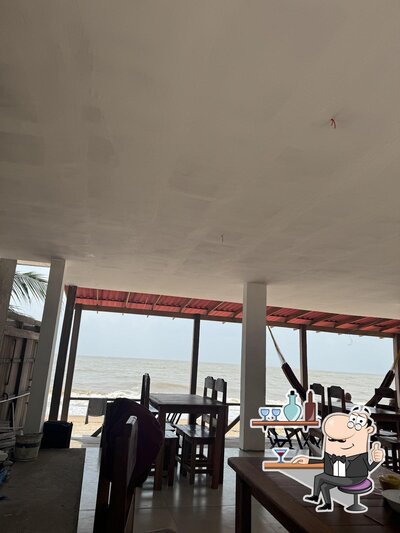 Veja imagens do interior do Restaurante Sempre Com Deus