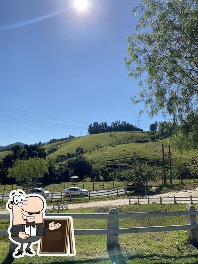 Descubra a área externa do Rancho do Vale