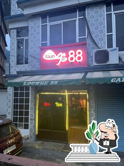Take a look at the outside part of Lounge 88