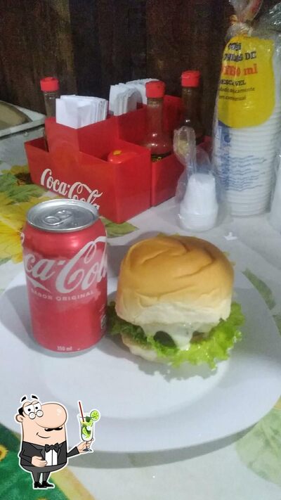 Desfrute de um drinque no Tenda barriga cheia
