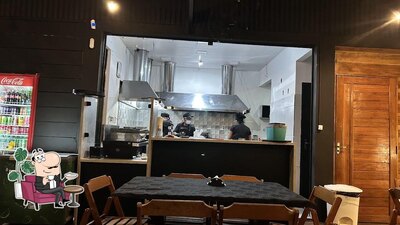 Veja imagens do interior do Manolo Hamburgueria - Alter do Chão