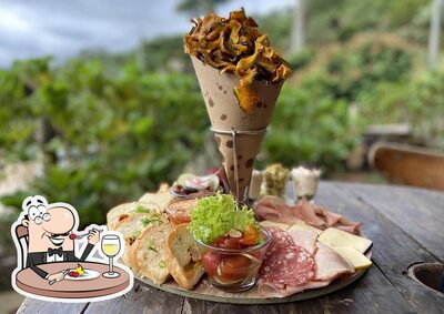 Comida em Espaço Via Olivari Pousada da cervejaria Altezza