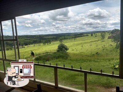 Desfrute da vista da área externa do Restaurante & Lanchonete Paineiras