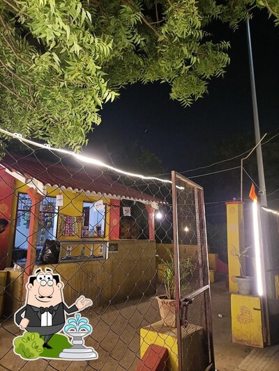The exterior of Cafe Octroy