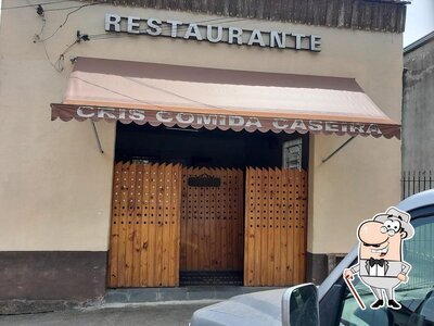 Você pode espairecer no na área externa do Restaurante Cris Comida Caseira